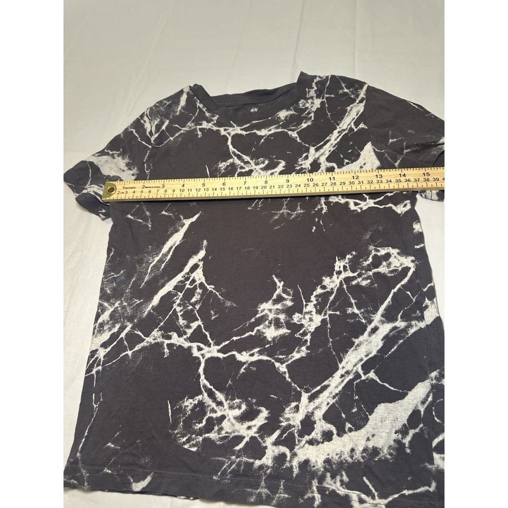 H&M Marble Print T-Shirt Kids 8/10 Black White Grunge Streetwear Graphic Tee - Picture 3 of 7